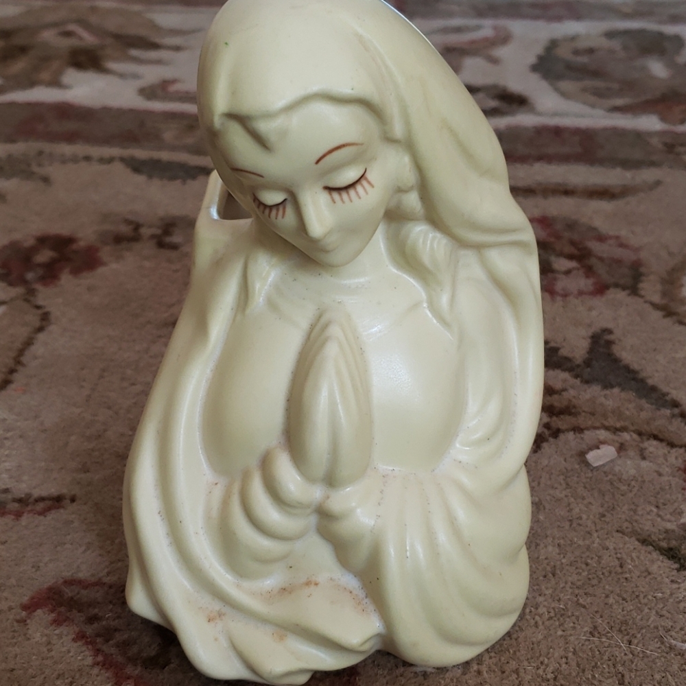 Hull Praying Virgin Mary Madonna Planter
